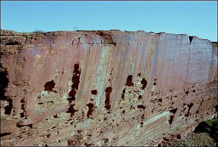 Australia, Northern Territory - Kings Canyon, sheer rocks