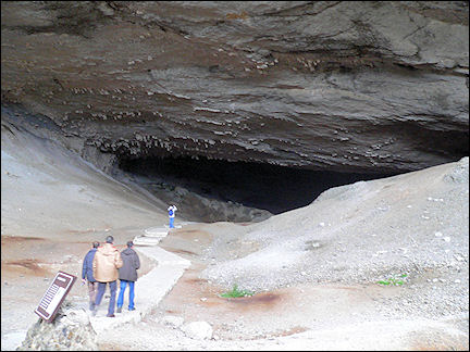 Chile - Cueva del Milodon
