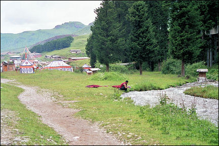 China, Sichuan - Nomad camp near Langmusi
