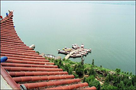 China, Yunnan - Lake Erhai with ferries