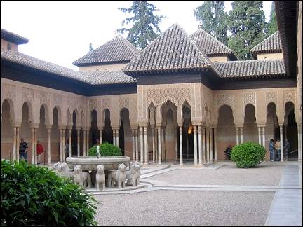 Spain, Andalusia - Granada, Lion patio Alhambra