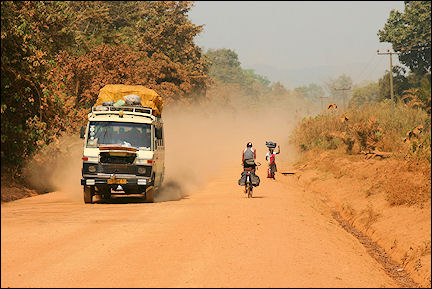 Ghana, Nkwanta-Bimbila - Dusty road