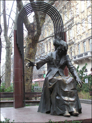 Hungary, Budapest - Lizst statue