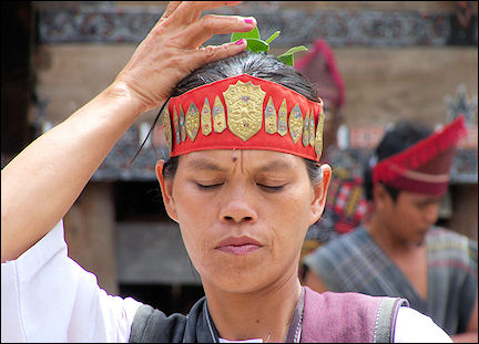 Indonesia, Sumatra - Dance performance at a wedding ceremony