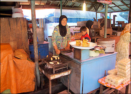 Indonesia, Sumatra - Pasar Atas in Bukittinggi