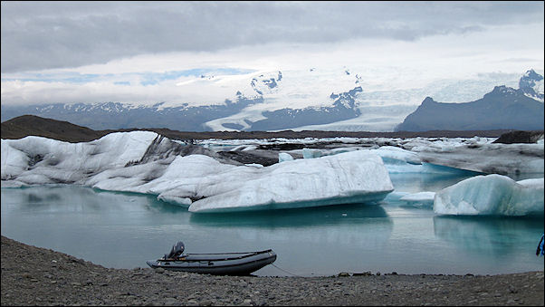 Iceland - Glacier lake Jokulsarlon