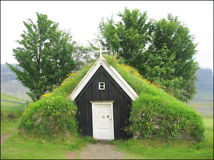 Iceland - Peet church in Nupsstadur