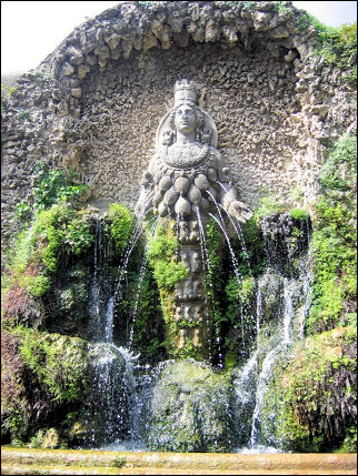 Italy, Rome - Tivoli, Diana fountain