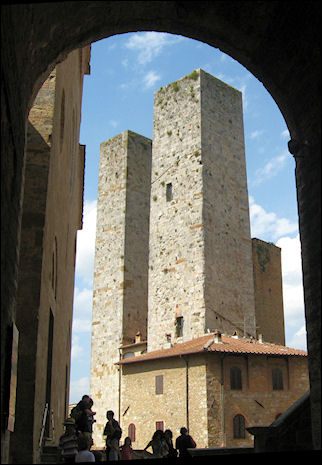 Italy, Tuscany - San Gimignano, towers