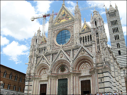 Italy, Tuscany - Siena, façade Duomo di Siena