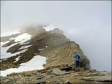 Italy, Valle d'Aosta - Rock ridge near Mantova Hut
