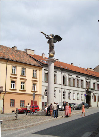 Lithuania, Vilnius - An angel on a high pedestal is the symbol van Uzupis