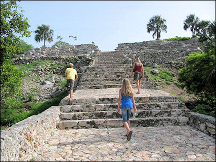 Mexico - Pyramid, Izamal