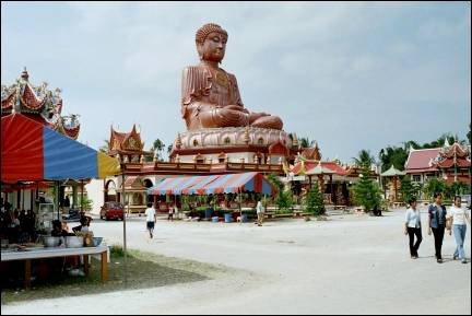 Malaysia - Temple with sitting Buddha
