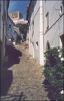 Portugal - Quarter outside the walls...