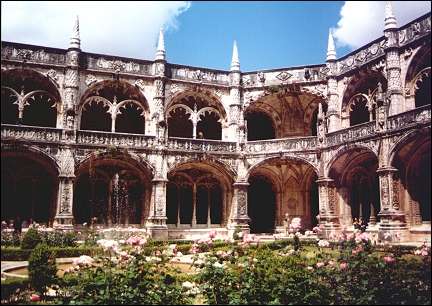 Portugal, Lisbon - Cloister Jerónimos monastery