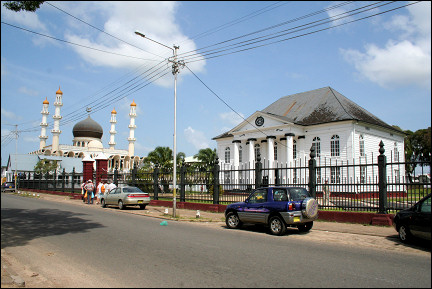 Suriname - Paramaribo, synagogue next to mosque