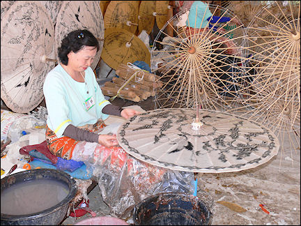 Thailand - Sankaem-paeng, parasol workshop