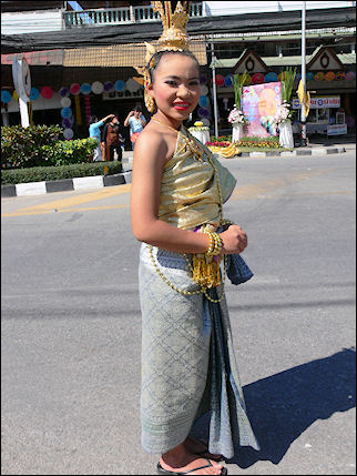 Thailand - Sankaem-paeng, Miss Parasol