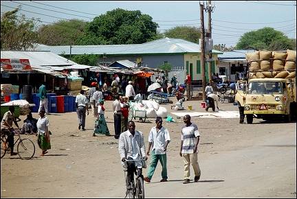 Tanzania - Streets peddlers