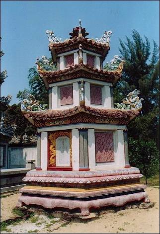 Vietnam - Hoi Ano, stupa